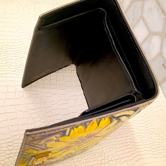 Very Rare Gorgeous Unigue New/Unused Dolce Gabana Flower Design Polished Tri-Fol - Picture 10 of 15